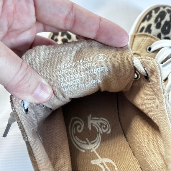 Very G Cheetah Print Sneakers Women's Size 9 EUC - Picture 4 of 7